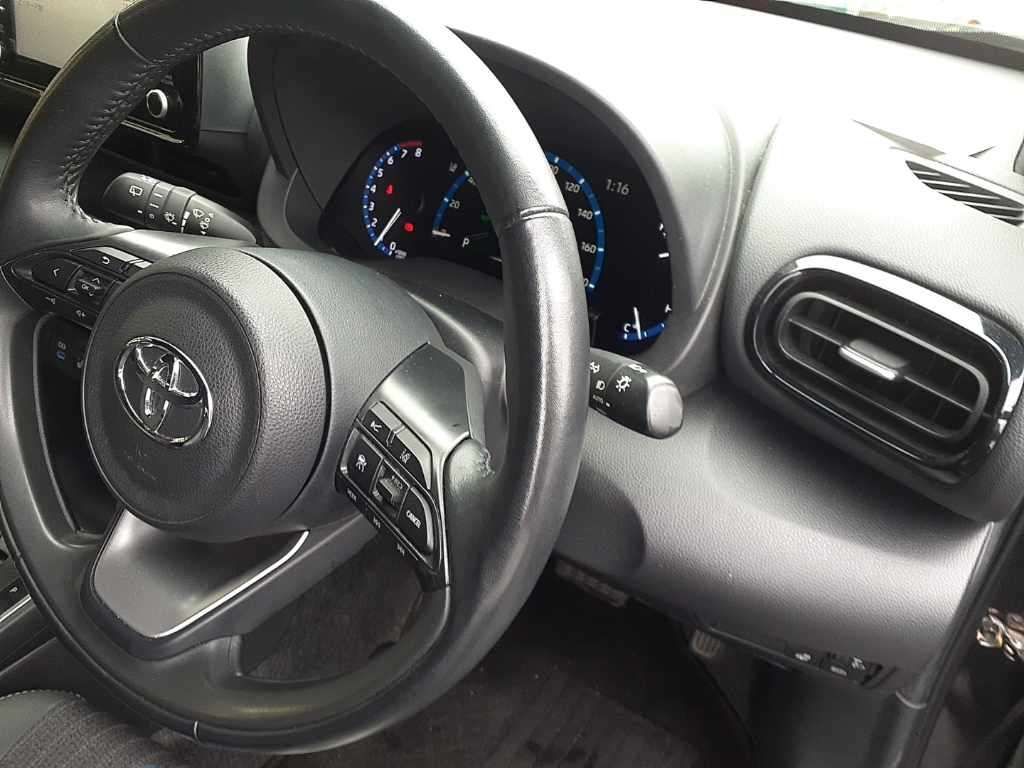 2023 Toyota Yaris Cross Z auction photo 9