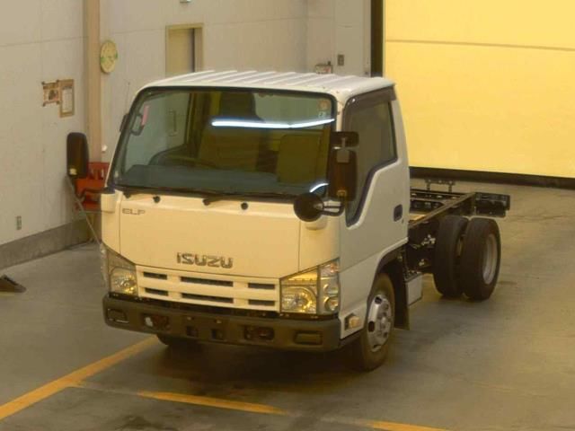 2013 Isuzu Elf chassis Japan auction vehicle