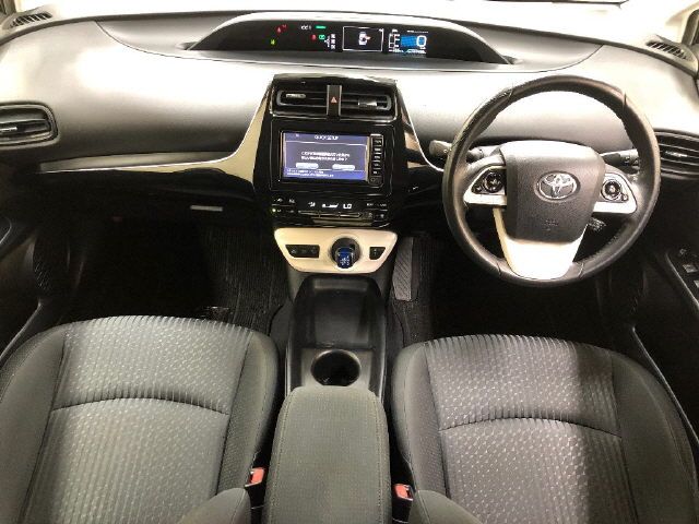 2017 Toyota Prius S auction photo 5