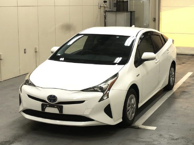 2017 Toyota Prius S auction photo 3