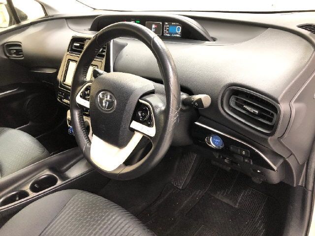 2017 Toyota Prius S auction photo 6
