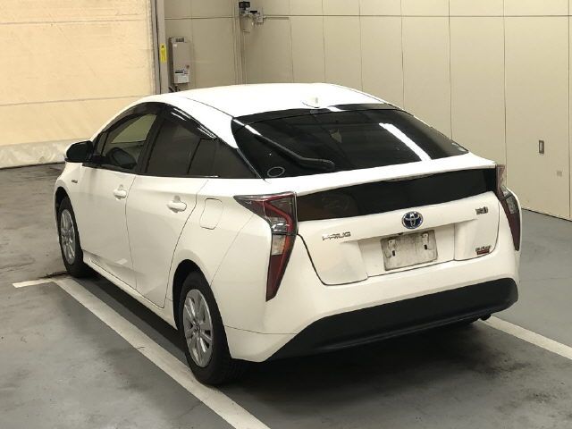 2017 Toyota Prius S auction photo 2