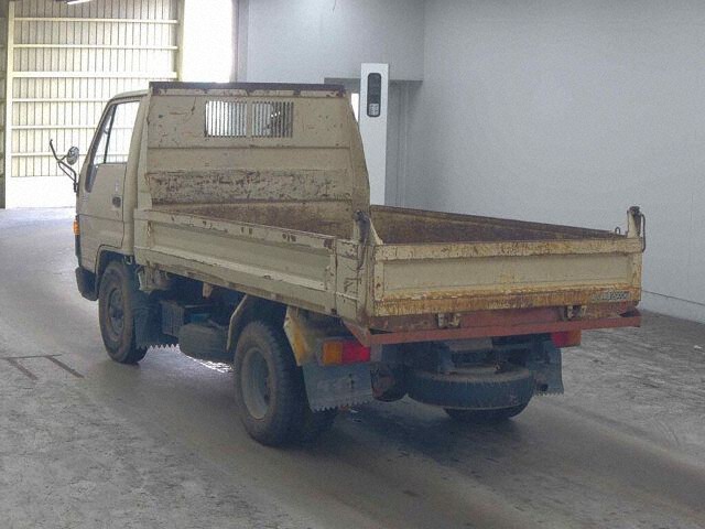 Japan Auction Vehicles 2 1985 Toyota Dyna dump auction photo