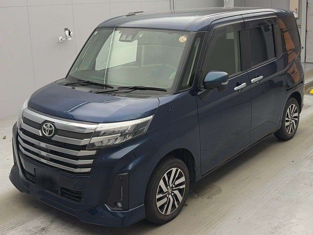 2021 Toyota Roomy Custom G Japan auction vehicle