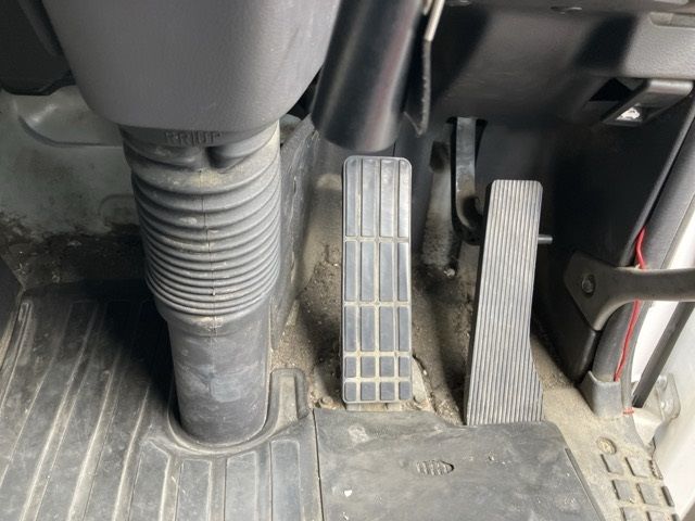 2017 Nissan Diesel クオン Aluminum Wing auction photo 4