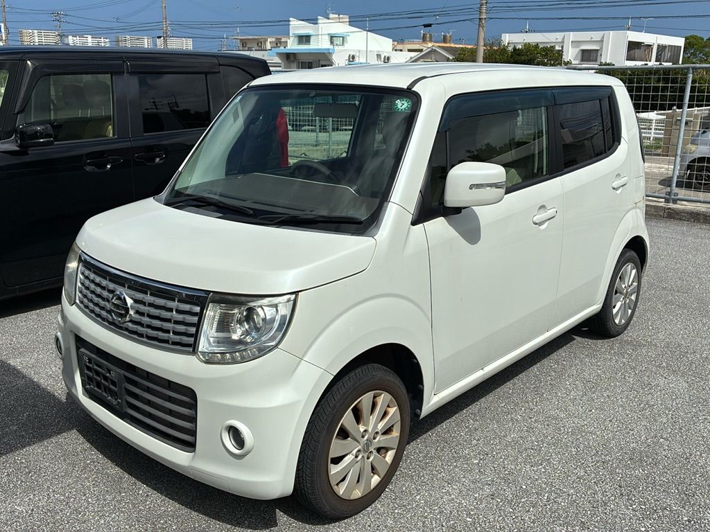 2013 Nissan モコ ドルチェX auction photo 4