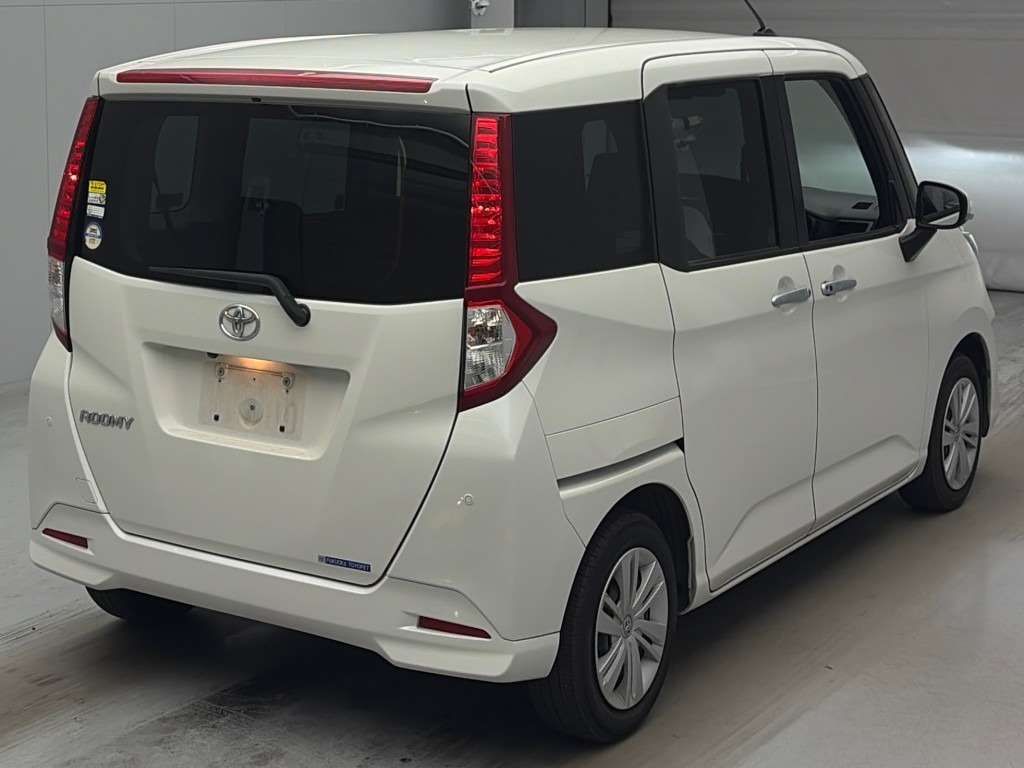 2021 Toyota Roomy G-T auction photo 2