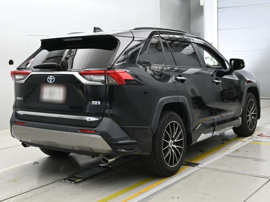 2022 Toyota RAV4 ハイブリッドG 4WD auction photo 2