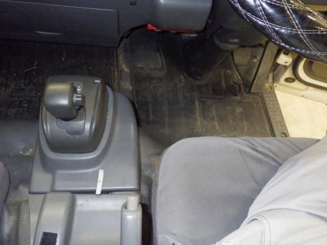 2010 Isuzu Elf chassis auction photo 7