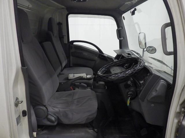 2010 Isuzu Elf chassis auction photo 5