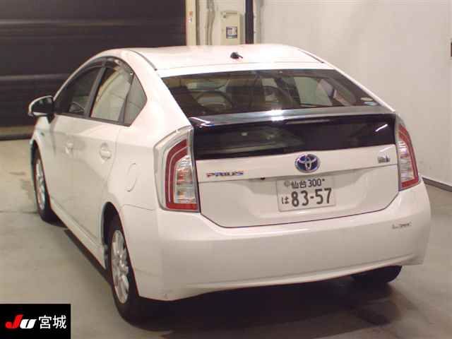 2014 Toyota Prius L auction photo 2