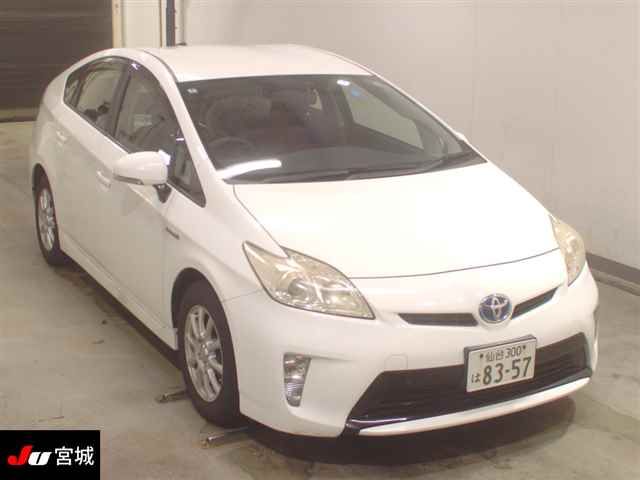 2014 Toyota Prius L Japan auction vehicle