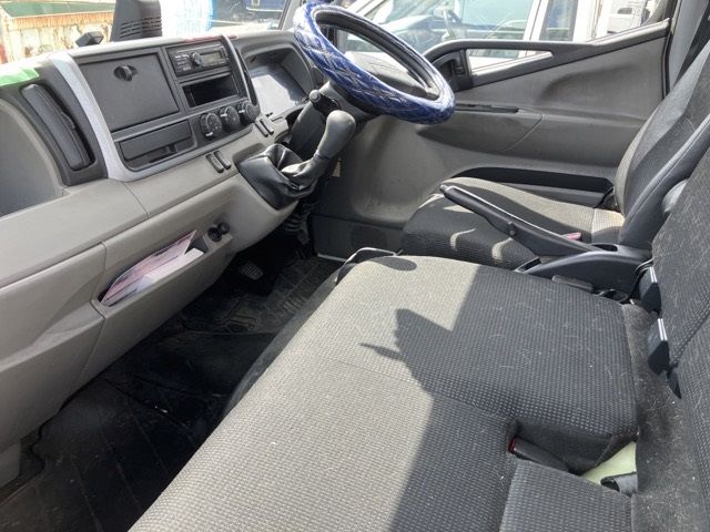 2019 Mitsubishi Fuso Canter Aluminum Wing auction photo 5