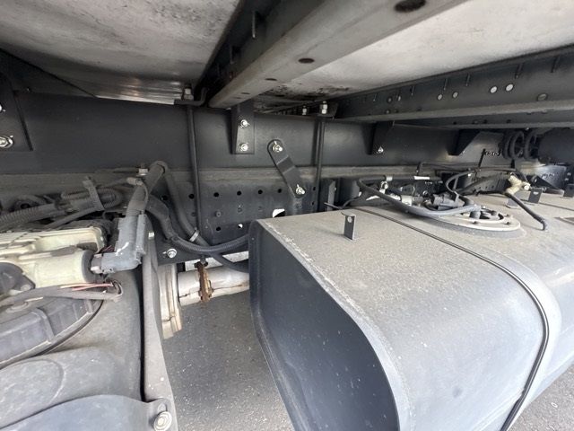 2019 Mitsubishi Fuso Canter Aluminum Wing auction photo 17