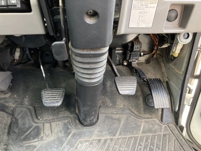 2019 Mitsubishi Fuso Canter Aluminum Wing auction photo 4