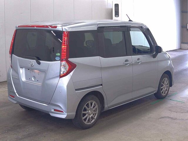 2023 Toyota Roomy G 4WD auction photo 5