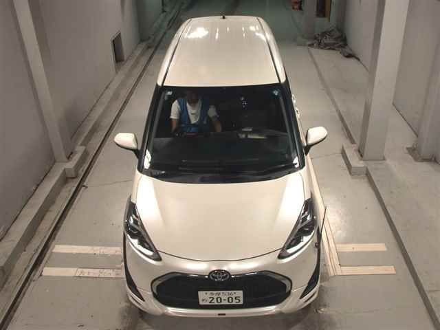 2019 Toyota Sienta ファンベースG auction photo 6
