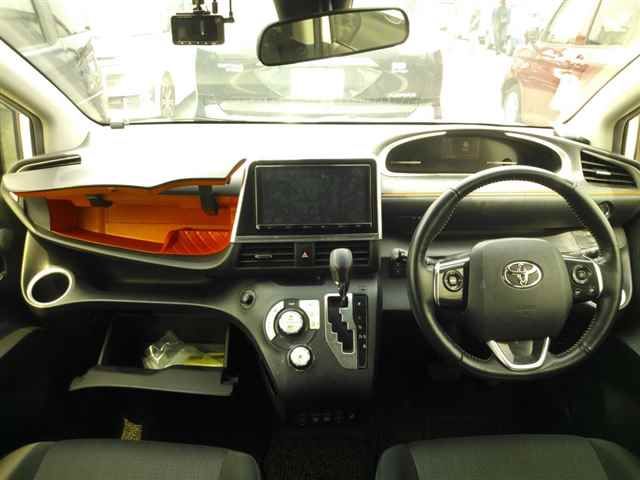 2019 Toyota Sienta ファンベースG auction photo 8