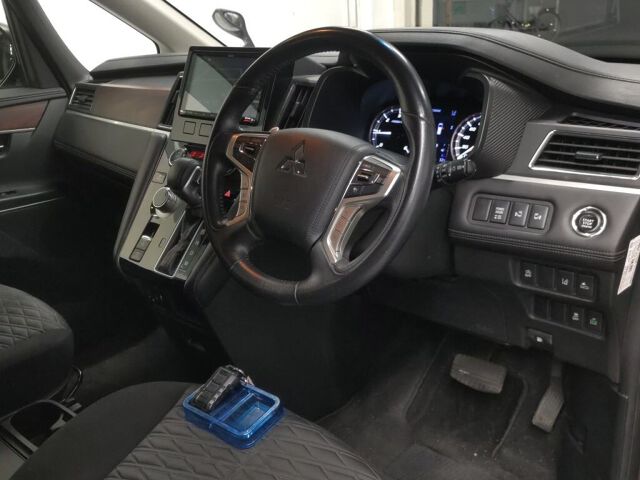 2021 Mitsubishi Delica D:5 G 4WD auction photo 3
