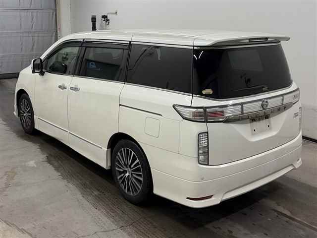 2014 Nissan Elgrand ハイウェイスター auction photo 2