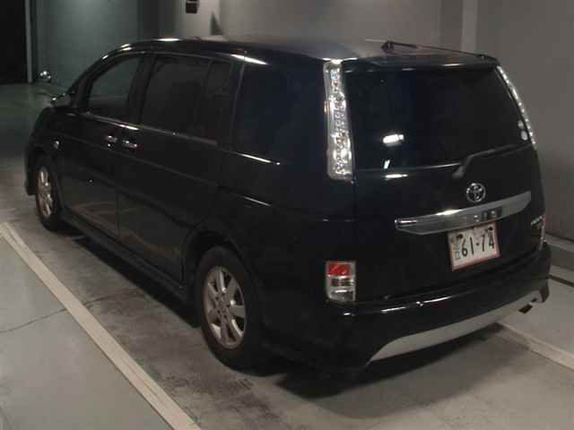 2015 Toyota Isis プラタナVセレクションノアール auction photo 2