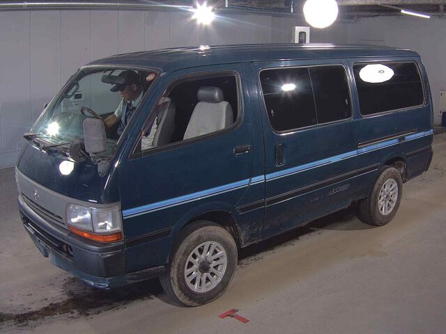 1998 Toyota Hiace ロングDX GLパッケ 4WD auction photo 4