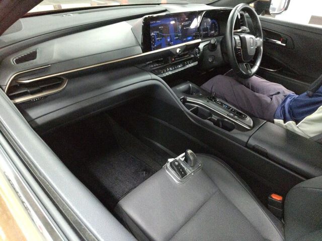 2023 Toyota Crown Crossover G Advanced Leather P 4WD auction photo 3