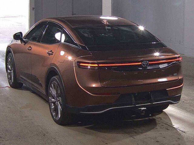 2023 Toyota Crown Crossover G Advanced Leather P 4WD auction photo 2