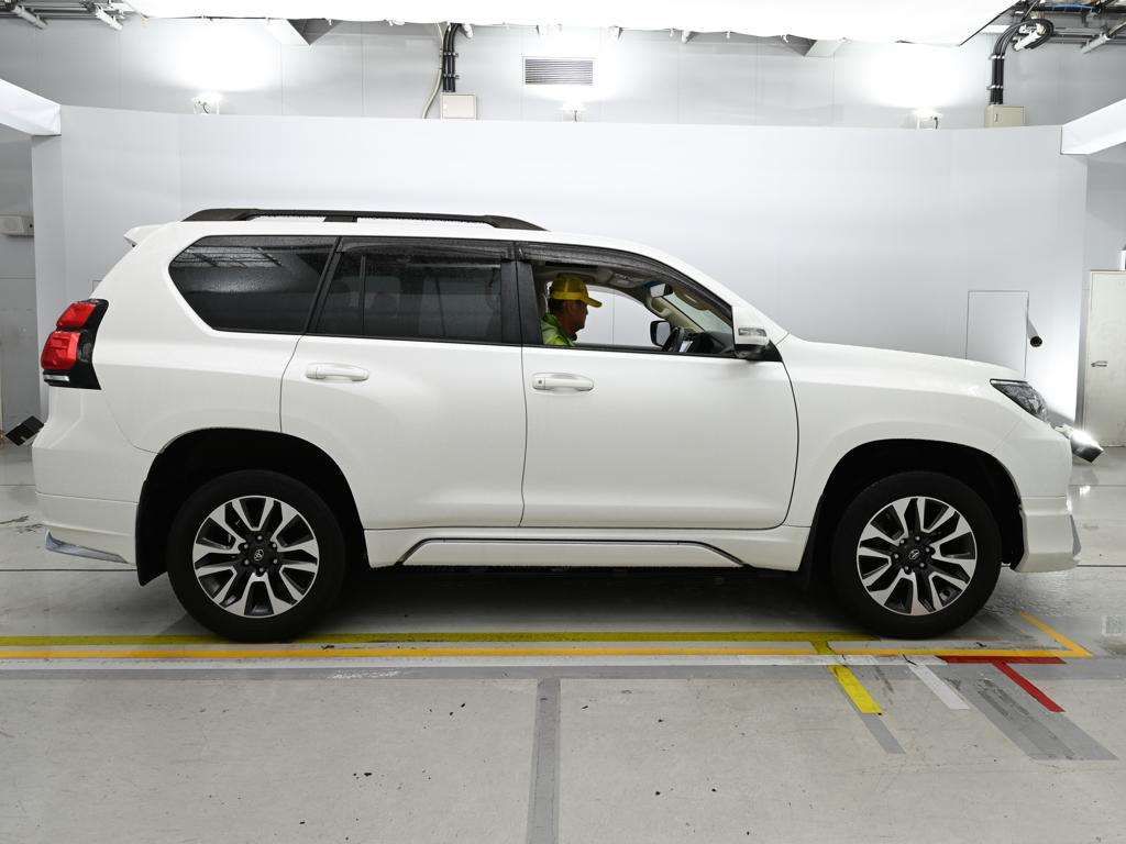 2022 Toyota Land Cruiser Prado TX Lパッケージ 4WD auction photo 3