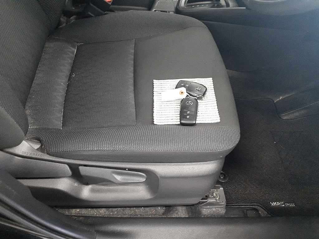 2024 Toyota Yaris Cross ハイブリッドG auction photo 10