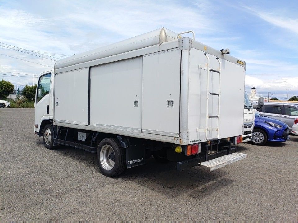 2014 Isuzu Elf auction photo 6