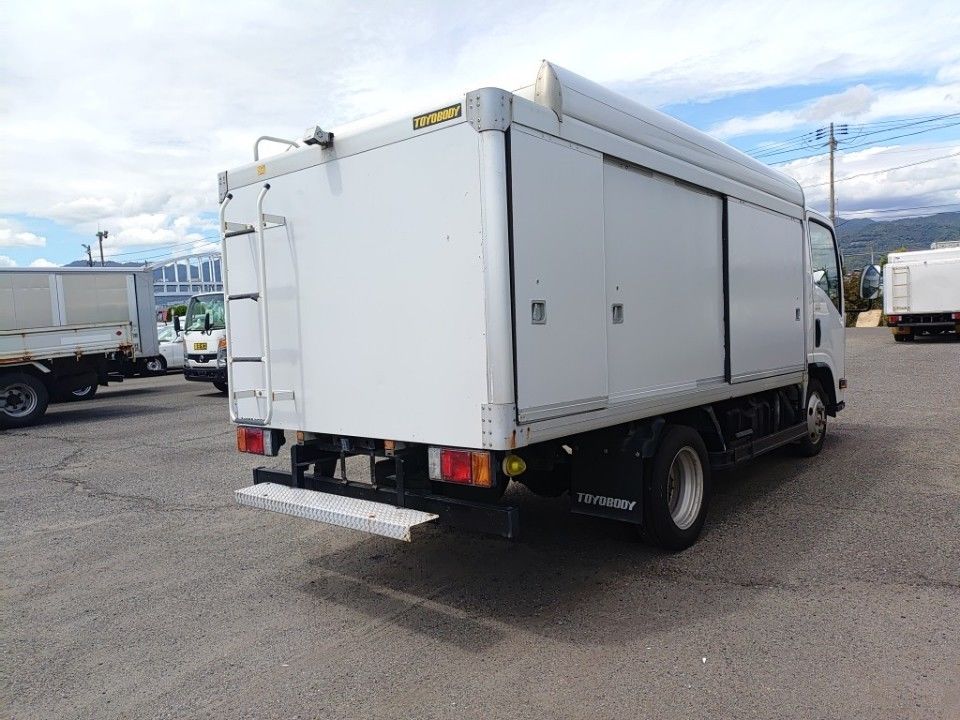 2014 Isuzu Elf auction photo 2