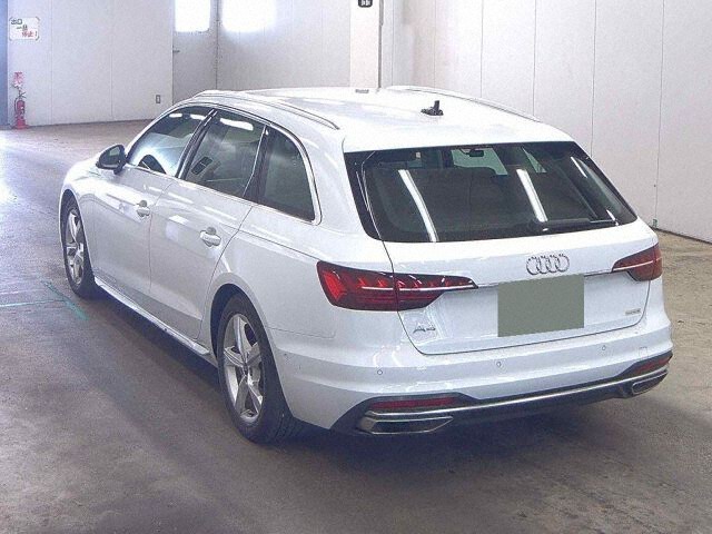2023 Audi A4 Avant 35TDIアドバンス auction photo 2