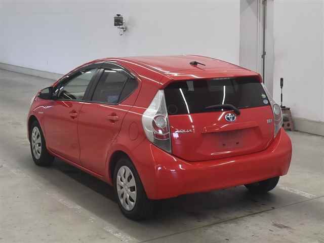 2013 Toyota Aqua S auction photo 2