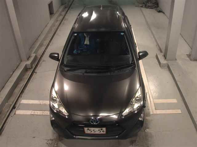 2016 Toyota Aqua G auction photo 6