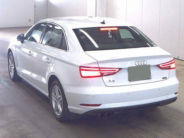 2020 Audi A3 Sedan 30TFSIシグネチャE auction photo 2