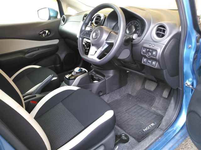 2017 Nissan Note e-パワーX エマブレ auction photo 3