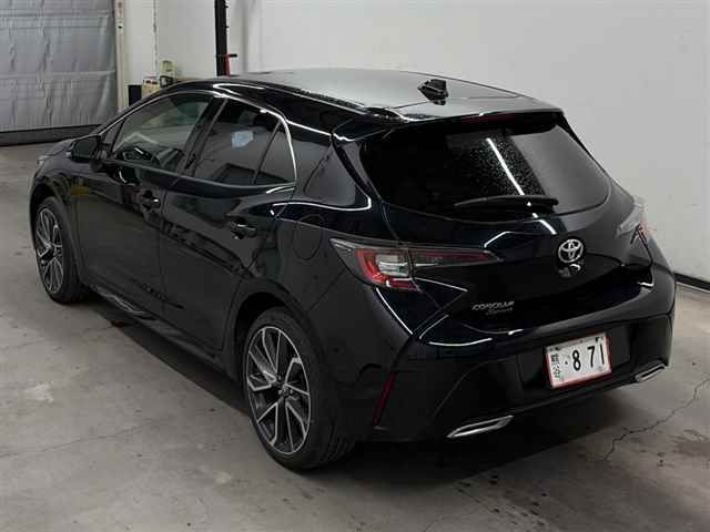 2022 Toyota Corolla Sport GZ 4WD auction photo 2