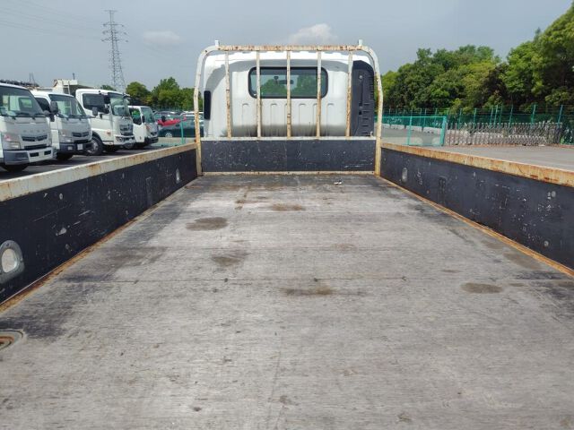 2018 Isuzu Elf auction photo 3