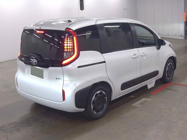2026 Toyota Sienta Hybrid Z auction photo 5