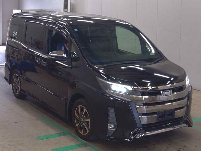 2017 Toyota Noah SI Japan auction vehicle