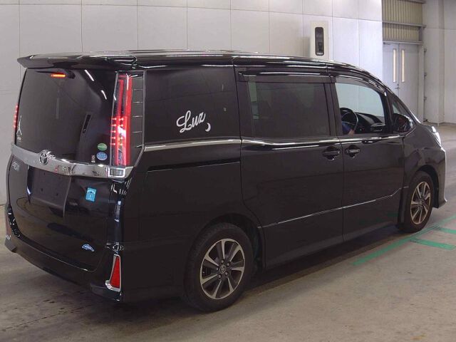 2017 Toyota Noah SI auction photo 5