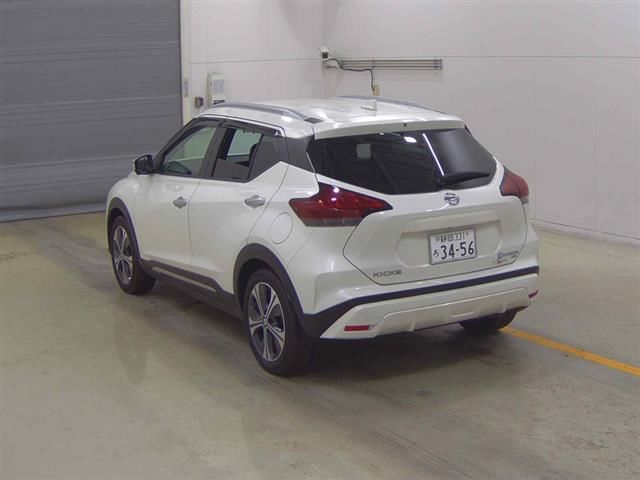 2022 Nissan Kicks X FOUR auction photo 2