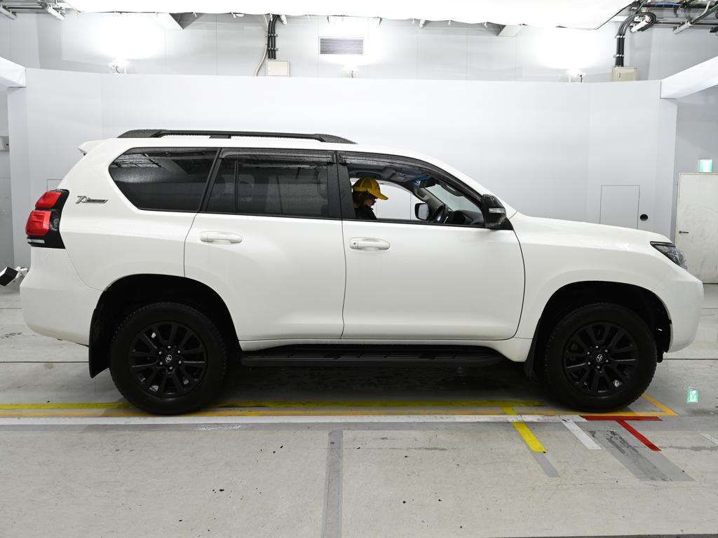 2022 Toyota Land Cruiser Prado TX Lパック70thアニバ 4WD auction photo 3