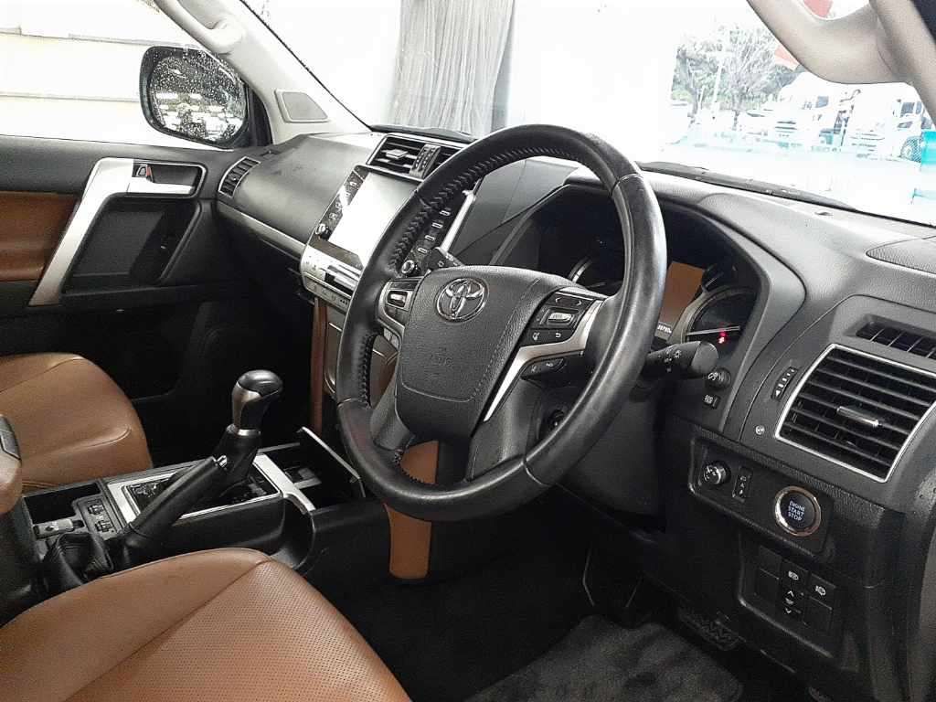 2022 Toyota Land Cruiser Prado TX Lパック70thアニバ 4WD auction photo 9