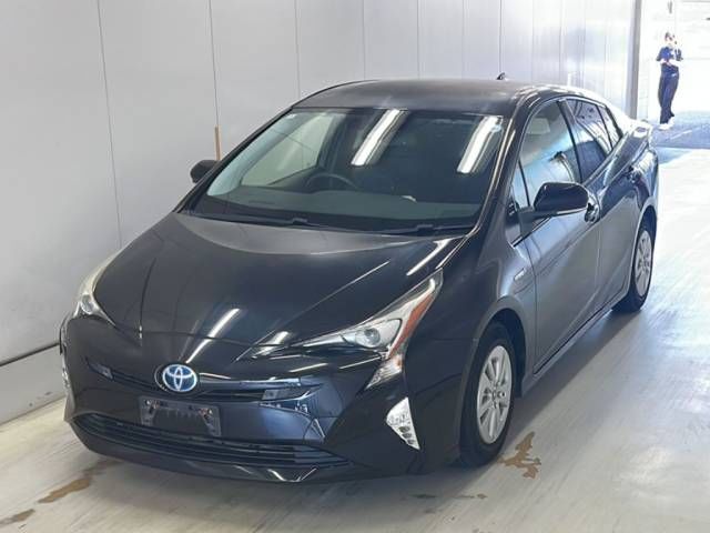 Japan Auction Vehicles 8 2018 Toyota Prius Sセーフティプラス auction photo