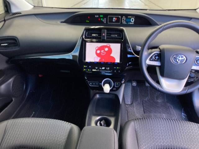 2018 Toyota Prius Sセーフティプラス auction photo 4