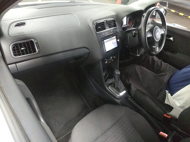 2014 Volkswagen ポロ TSIコンフォトLBテク auction photo 3