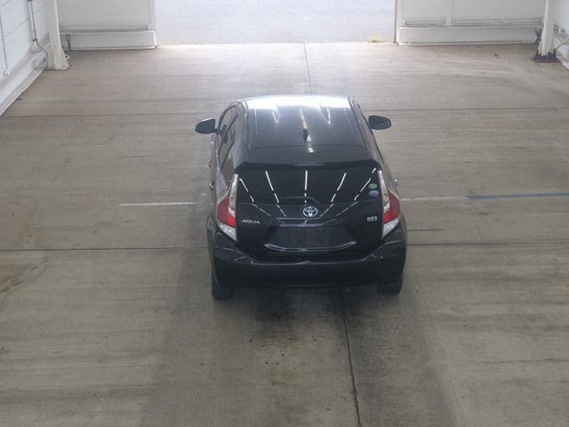 2015 Toyota Aqua S auction photo 3