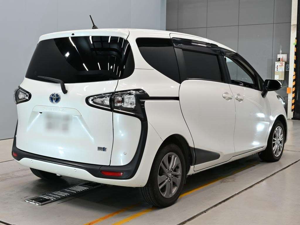 2021 Toyota Sienta ハイブリット auction photo 2